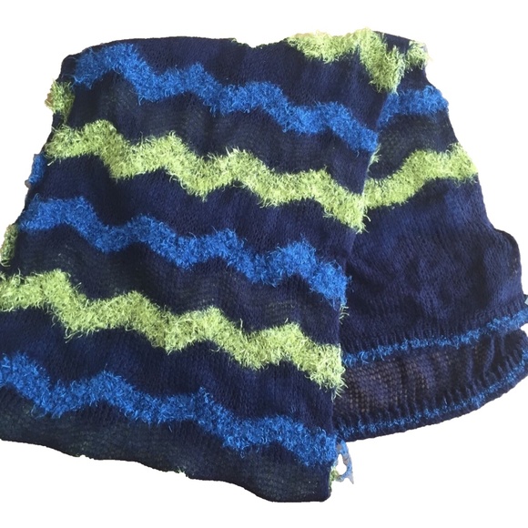 (NWT) Made of Me Women's Blue/Yellow Fuzzy Zig Zag Striped Scarf One Size - Picture 2 of 6
